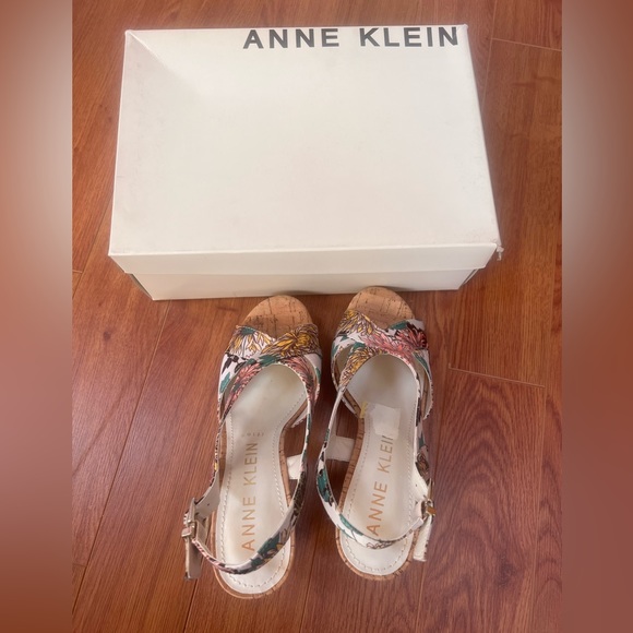 Anne Klein Pauline Floral block heel sandals 8.5 new - Picture 6 of 7